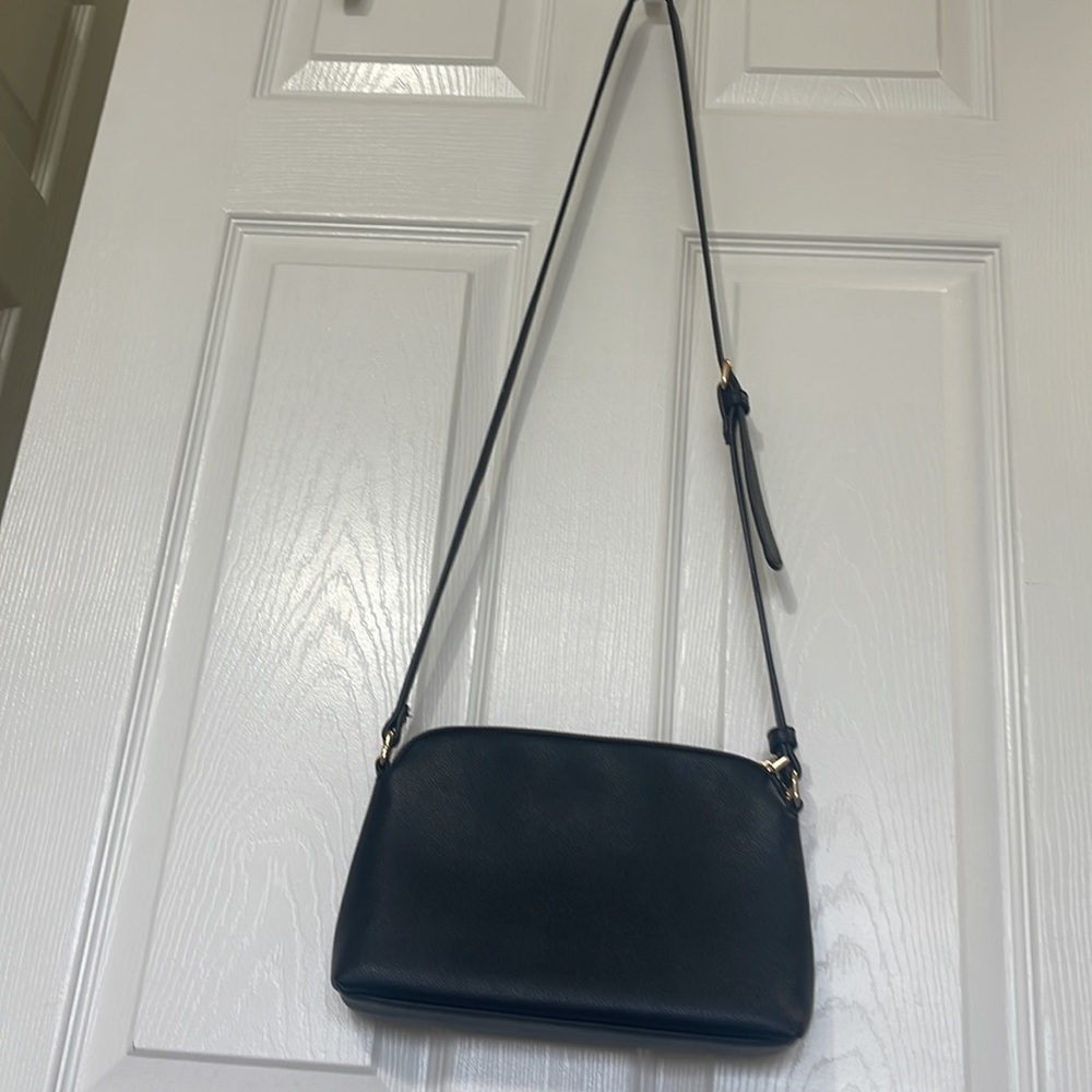 SIMPLE BLACK PURSE - Picture 3 of 4